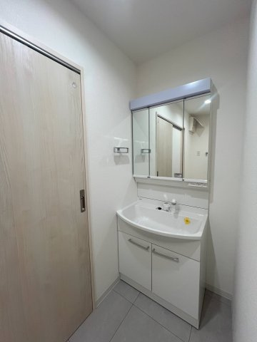 扶桑ハイツ南浦和の独立洗面台|独立洗面台、朝の身支度には欠かせません