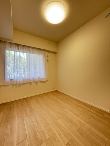 サンクタス・グロウヒルズの洋室|明るい洋室です