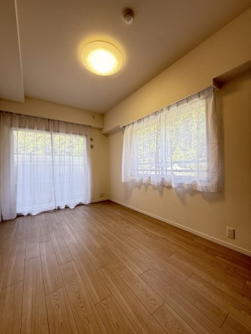 サンクタス・グロウヒルズの洋室|明るい洋室です