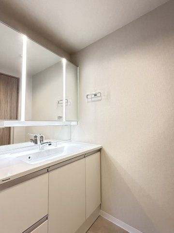 サンクタス・グロウヒルズの独立洗面台|独立洗面台あり、毎朝おしゃれに忙しい女性の方におすすめです