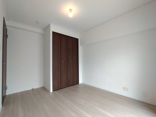 ニュー目黒フラワーマンションの洋室|使い勝手のいい洋室です