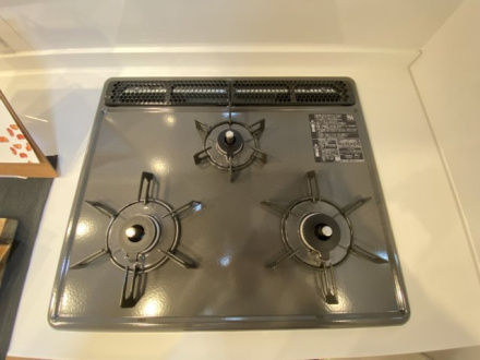 ダイアパレス新柏Ⅱのキッチン|便利な3口コンロです