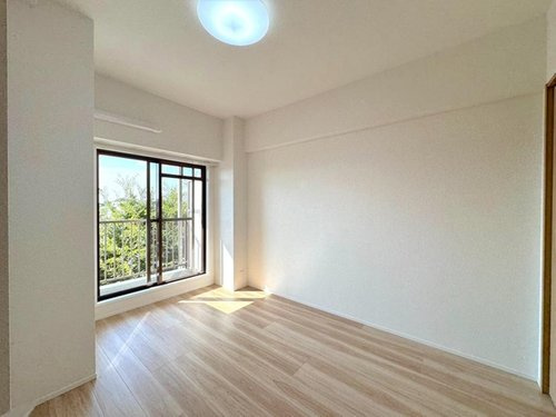 シティパル八柱の洋室|落ち着いた色調の洋室です