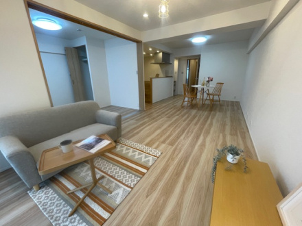 白幡第２コーポサンキョーの居間・リビング|17.2帖の広々としたリビング