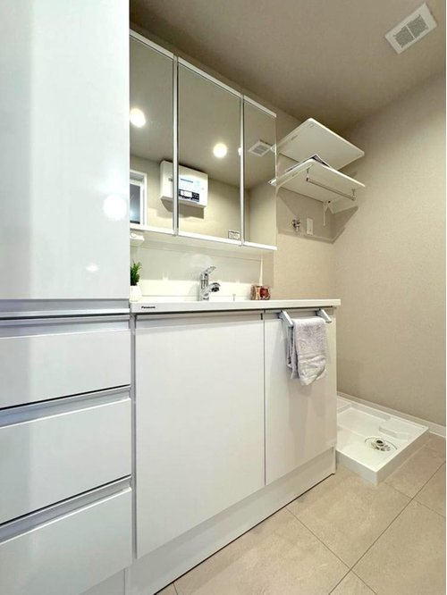 レクセル朝霞の独立洗面台|朝の支度にも助かる、独立の洗髪洗面化粧台