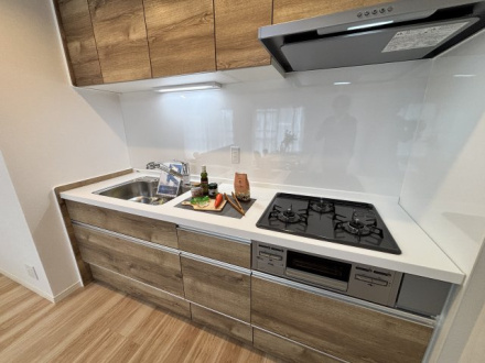 船橋ハイツ６号棟のキッチン|コンパクトなキッチンで掃除もラクラク