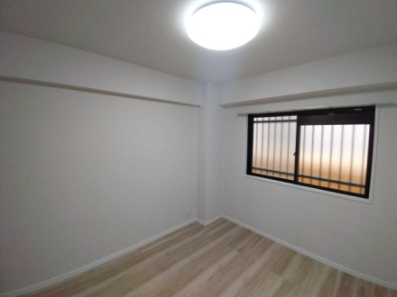 ライオンズマンション西所沢の洋室|個人の部屋や寝室として使える洋室です