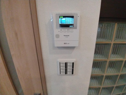 ライオンズマンション西所沢の防犯設備|モニター付きインターホンで防犯面も安心です