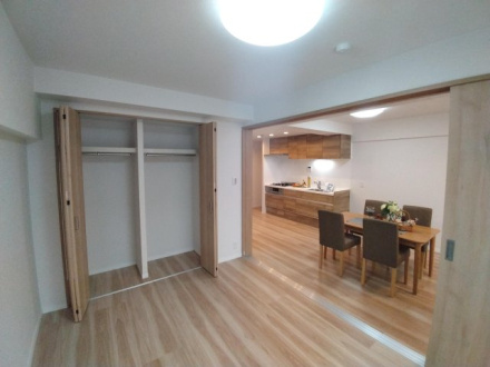 ライオンズマンション西所沢の洋室|綺麗なフローリングの洋室です