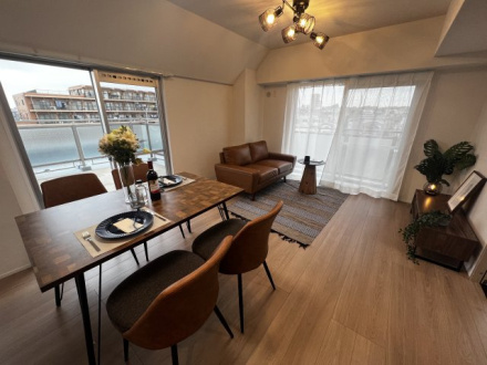 アーベイン朝霞エルディアの居間・リビング|こちらの居間で趣味の時間をお楽しみください