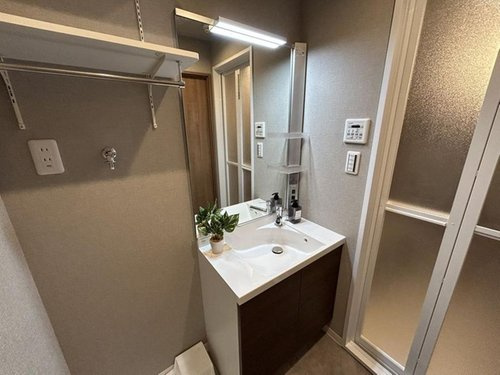 ライオンズシティ春日部の独立洗面台|使いやすい独立洗面台です