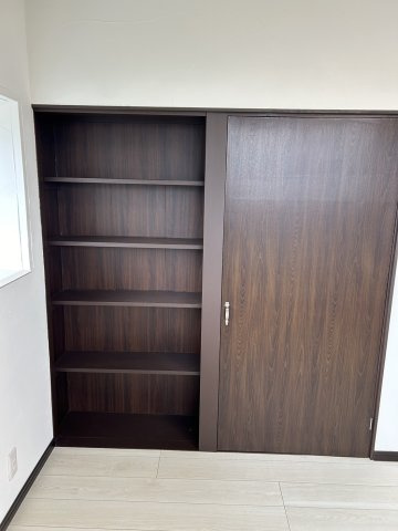 岡谷市川岸中一丁目　中古戸建の収納