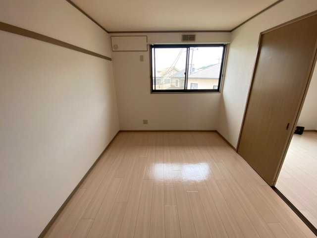 サンハイム下手野　C棟の子供部屋