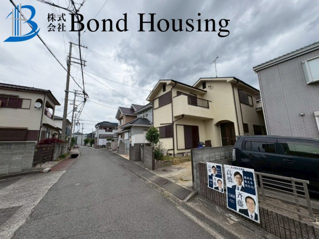 オール電化住宅・全室収納付き・魚住町清水　築29年の前面道路含む現地写真