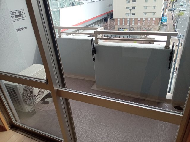 【バルコニー】 | ウエストサイド箱崎 | 別号室の写真になります。現況優先。