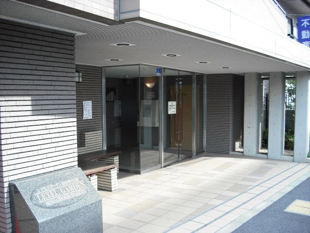 レクセルガーデン仙台堀川公園のエントランス