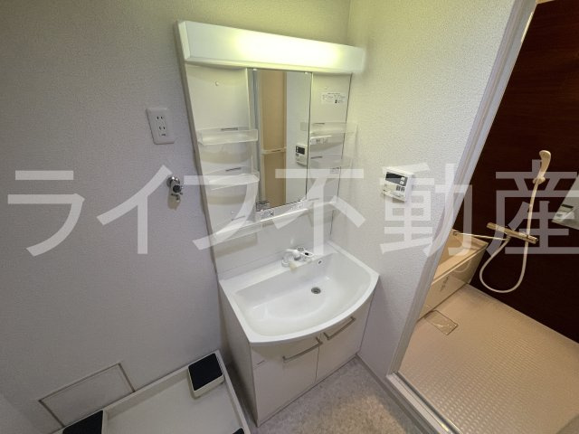 フォルム石切さくら坂の独立洗面台|朝の身支度には欠かせない独立洗面化粧台