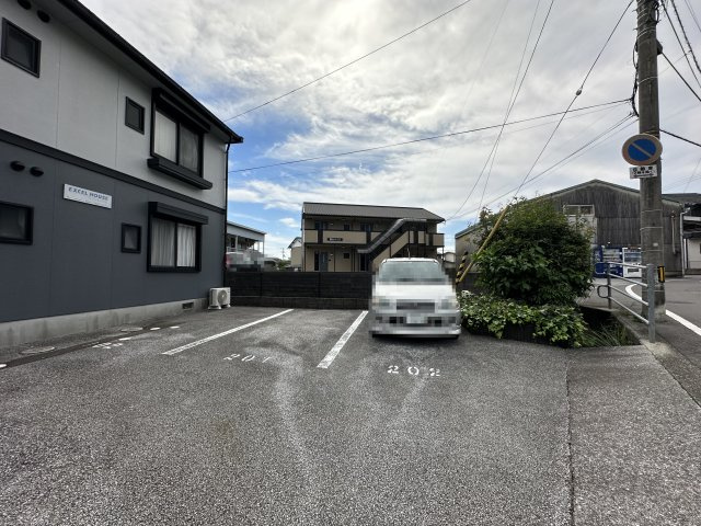 エクセルハウスの駐車場