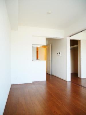 【居間・リビング】 | コンフォートフサ | 別号室の写真になります。現況優先。