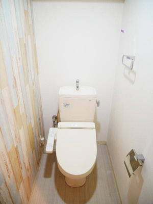 【トイレ】 | コンフォートフサ | 別号室の写真になります。現況優先。