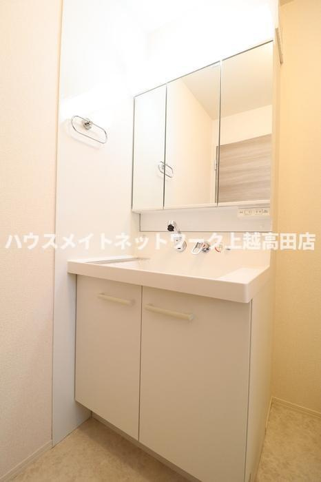 ライフコート上越の洗面所|洗髪洗面化粧台