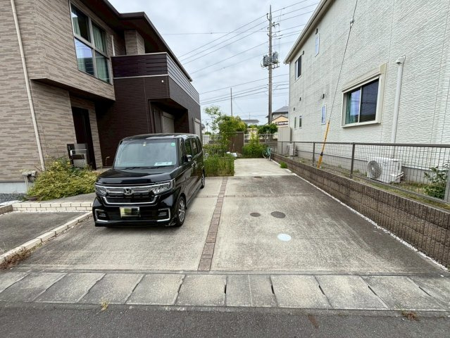 ひたちなか市大字足崎　オール電化住宅の駐車場