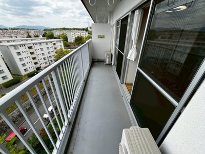 【バルコニー】 | 狭山ハウス２号棟 | １０階部分ですので、風通しが良く景色が綺麗ですよ♪開放的な気持ちになりますね！