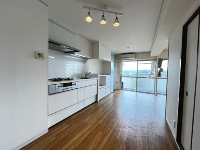 【キッチン】 | 狭山ハウス２号棟 | 使い勝手良好なカップボード付きのキッチン♪