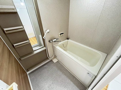 【浴室】 | 狭山ハウス２号棟 | 大きな鏡の付いたユニットバス♪