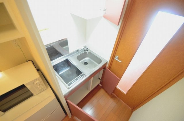 レオパレスｆａｉｒｙ　ｔａｌｅのキッチン|設備・仕様は号室により異なる為、現況を優先致します。