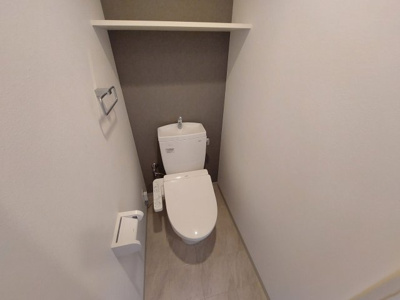 【トイレ】 | レジス箱崎東 | 別号室の写真になります。現況優先。