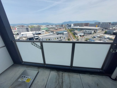 【バルコニー】 | レジス箱崎東 | 別号室の写真になります。現況優先。