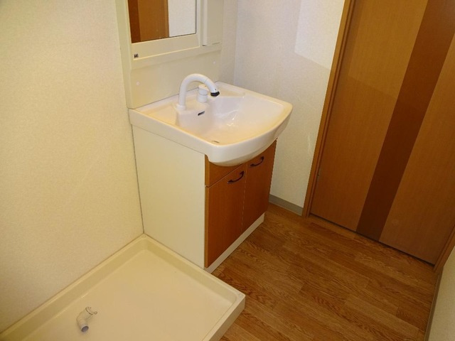 ベイサイドパレス横浜の独立洗面台|洗面