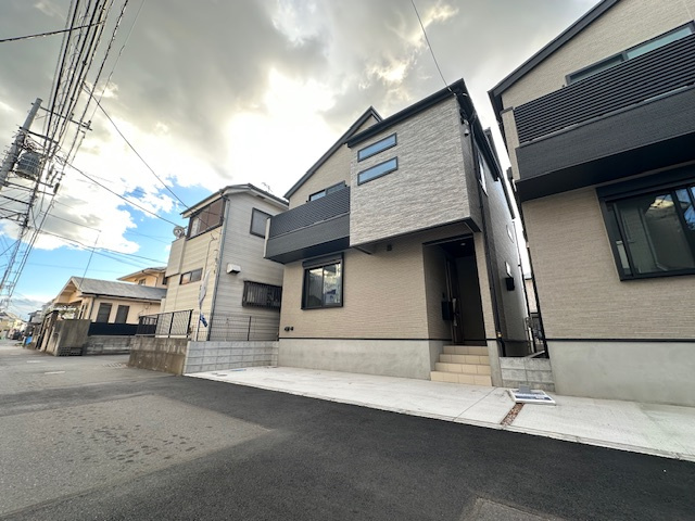 茅ヶ崎市矢畑　　新築戸建　　全２棟の前面道路含む現地写真|現地外観