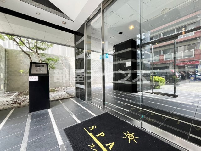 スペーシア栄のエントランス