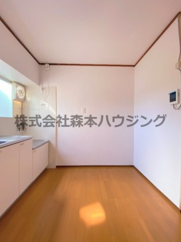 【居間・リビング】 | 　寝屋川市田井町28貸家 | きれいな居間です