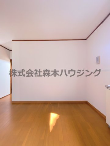 【居間・リビング】 | 　寝屋川市田井町28貸家 | ゆったりとした居間です