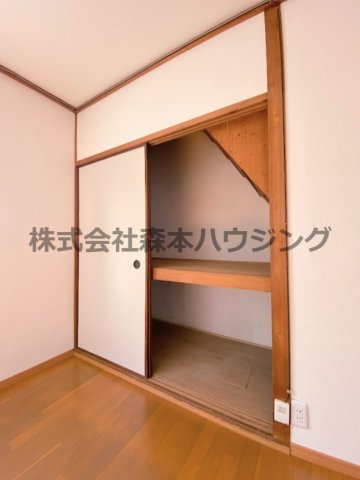 【収納】 | 　寝屋川市田井町28貸家 | 階段下収納です