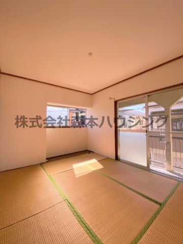 【和室】 | 　寝屋川市田井町28貸家 | 明るい和室です