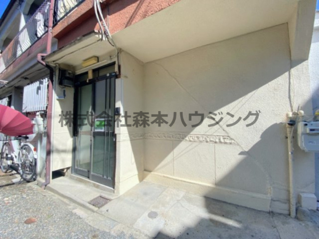 【エントランス】 | 　寝屋川市田井町28貸家 | 毎日通るエントランスはこのようになっています