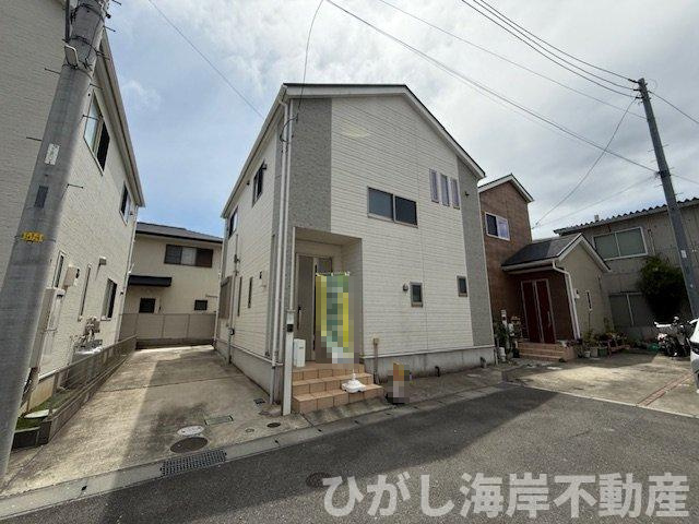 平塚市田村　中古戸建の前面道路含む現地写真|現地外観