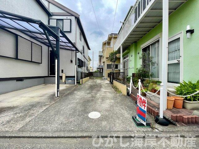 平塚市纏　中古戸建の前面道路含む現地写真|駐車スペース