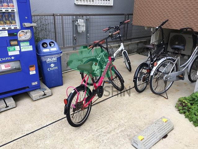 CB博多クラージュ(シービー博多クラージュ)の駐車場