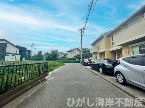 平塚市長持　売地の前面道路含む現地写真|現地外観
