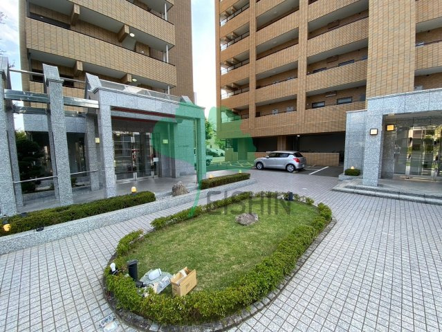 クリエート日赤通りのエントランス