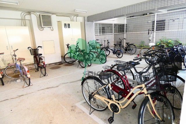 朝日プラザ博多7の駐車場