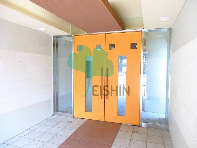 レジディア博多東のエントランス