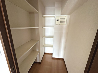 【収納】 | ファミールハイツ上野Ⅲ番館 | 納戸もあり収納スペースたっぷり♪