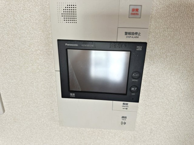 【防犯設備】 | ファミールハイツ上野Ⅲ番館 | 訪問者の顔を確認できるテレビモニター付きインターホン♪