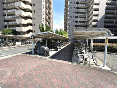 【駐輪場】 | ファミールハイツ上野Ⅲ番館 | 駐輪場のご利用条件等はお問い合わせください♪屋根があるので、雨の日の安心です！